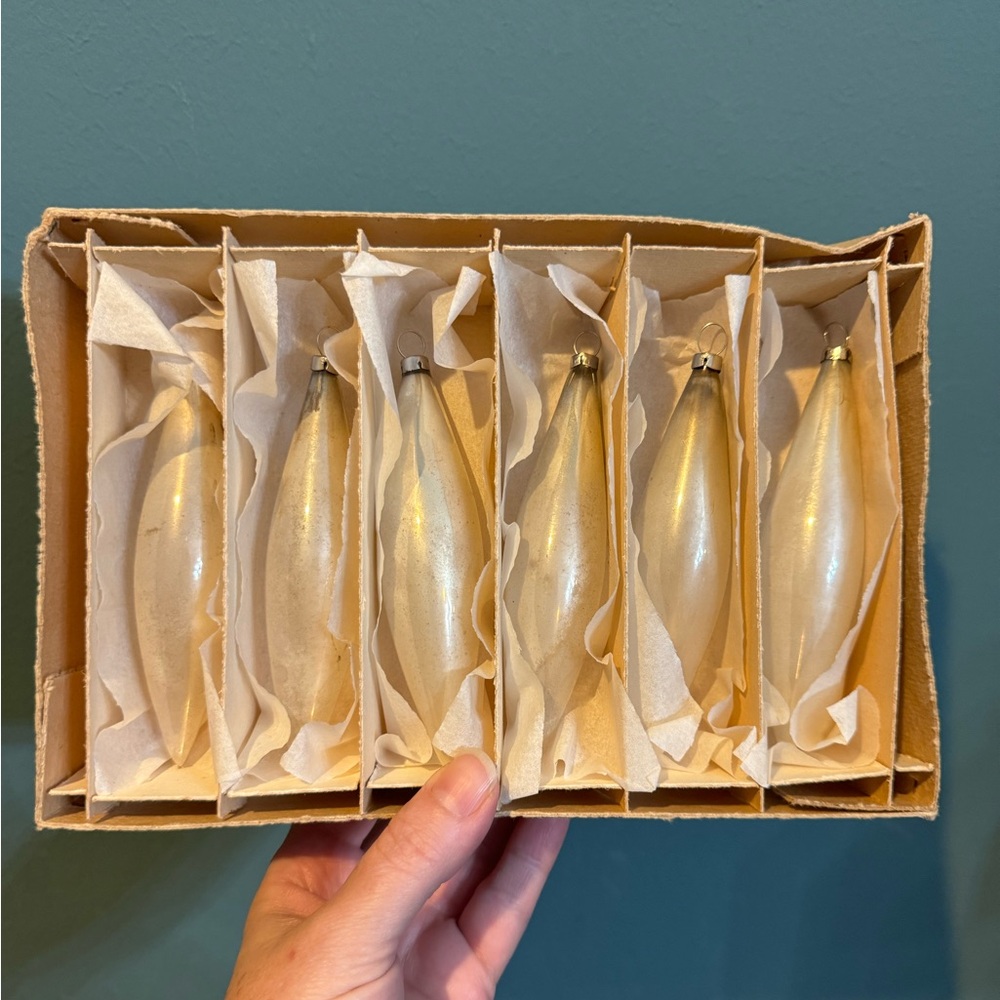 VINTAGE Pier 1 CHRISTMAS ORNAMENTS White / Silver CZECHOSLOVAKIA In Original box